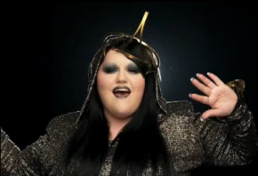 beth ditto heavy cross 290x198 beth ditto heavy cross