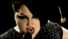 beth ditto video 290x166 Beth Ditto dans Cruel Intentions de Simian Mobile Disco