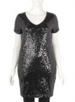 evans2 evans2 147x200 La petite robe noire pour Femme Ronde !
