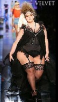 photo velvet d amour 115x200 Ferme Célébrités 3 : Qui est Velvet dAmour ?