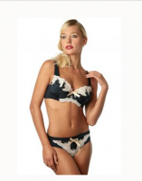 ronde et glamour 3 157x200 Cadeau Saint Valentin : Offrir de la Lingerie Grande Taille !