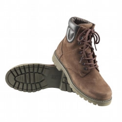 chaussure pour marcher dans la neige