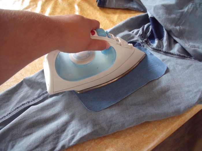 Comment Enlever La Seve Sur Un Pantalon Tuto : réparer un pantalon troué à l'entrejambe