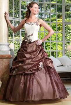 Conseil Mode 4 Styles De Robe De Mariée Grande Taille Pour