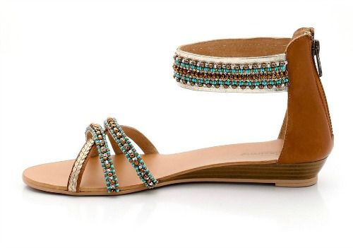 Quelles sandales pour femme taille 42 porter cet été