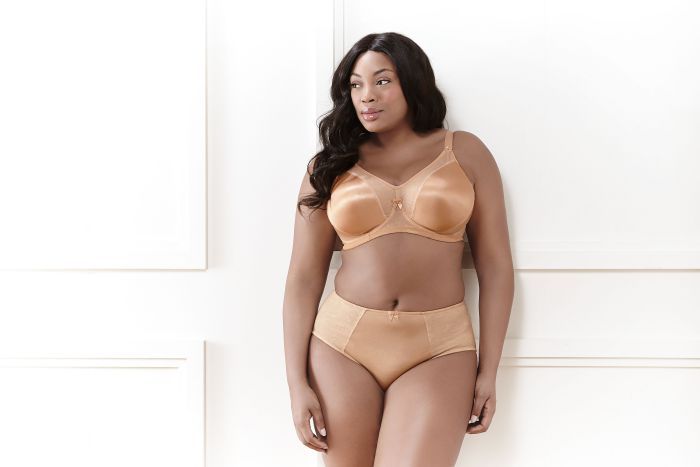 un ensemble de lingerie grande taille beige