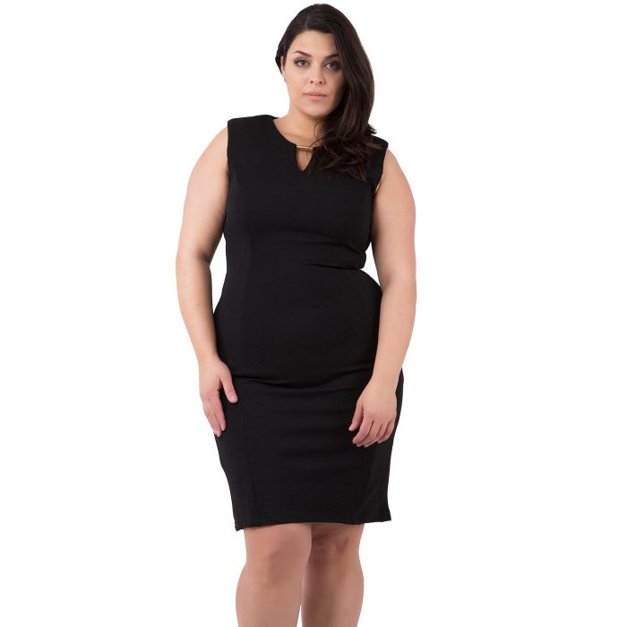 une robe noire grande taille