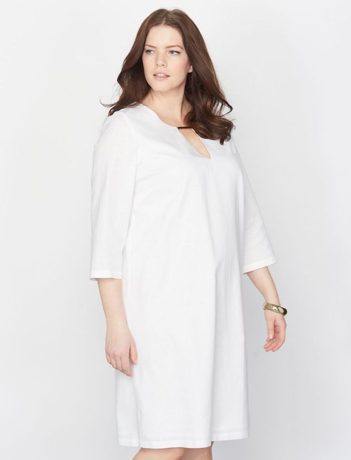 Une robe grande taille blanche