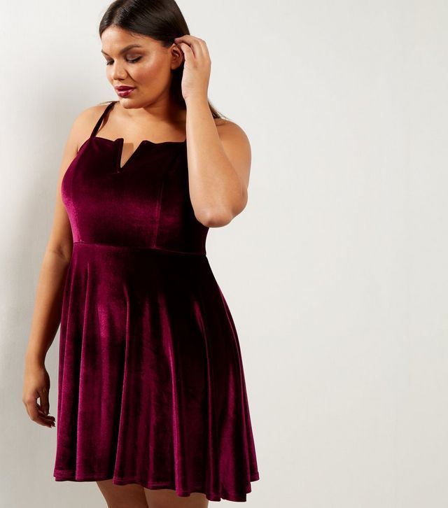 une robe rouge grande taille