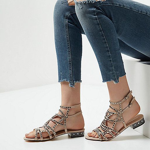 sandales pour pieds larges