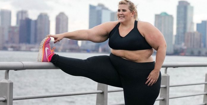 Спорт девушка бегала Спорт девушка бегала