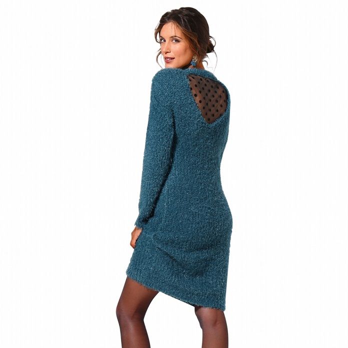 robe pull blanche porte