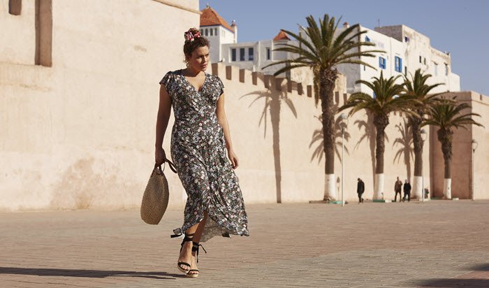 Download Tenue de plage chic 2019 Desktop Wallpaper Free