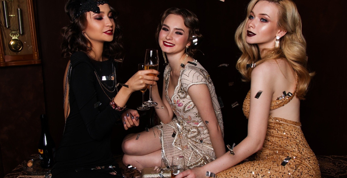 Comment bien porter les paillettes et sequins ? 8 tenues de fête