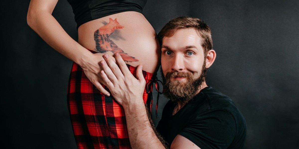 Femme enceinte tatouée