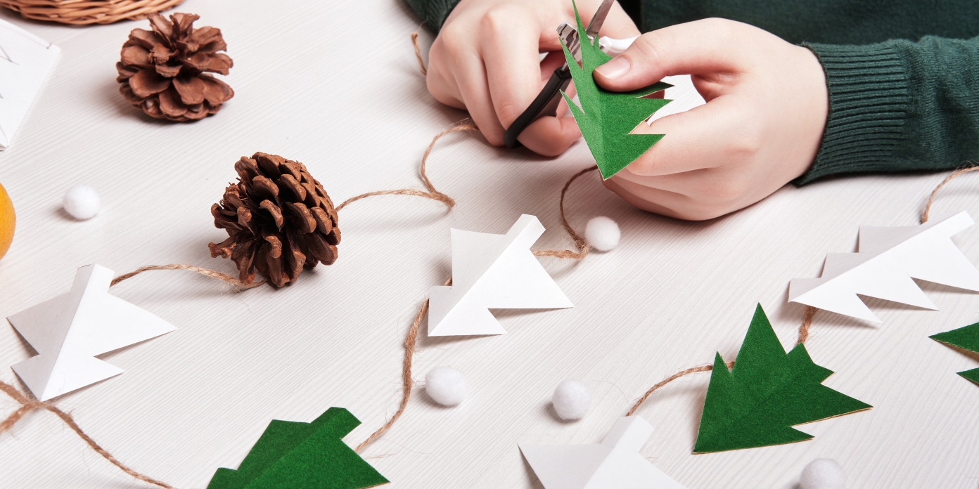 DIY Noël tutoriel simple pour fabriquer des lutins en pomme de pin !