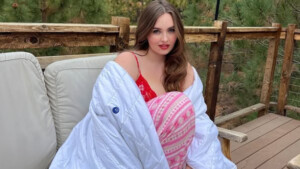 Cette mannequin "grande taille" s'autorise tous les styles et ça fait