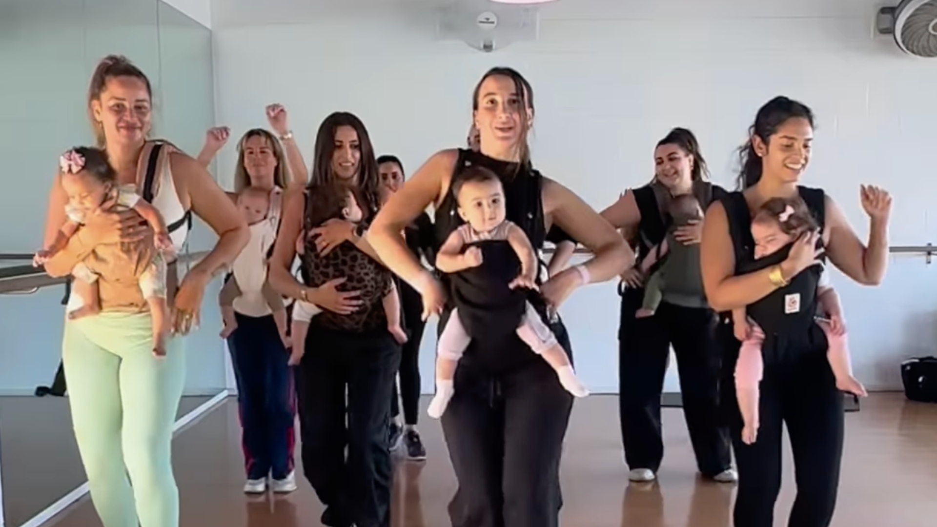danse avec bébé