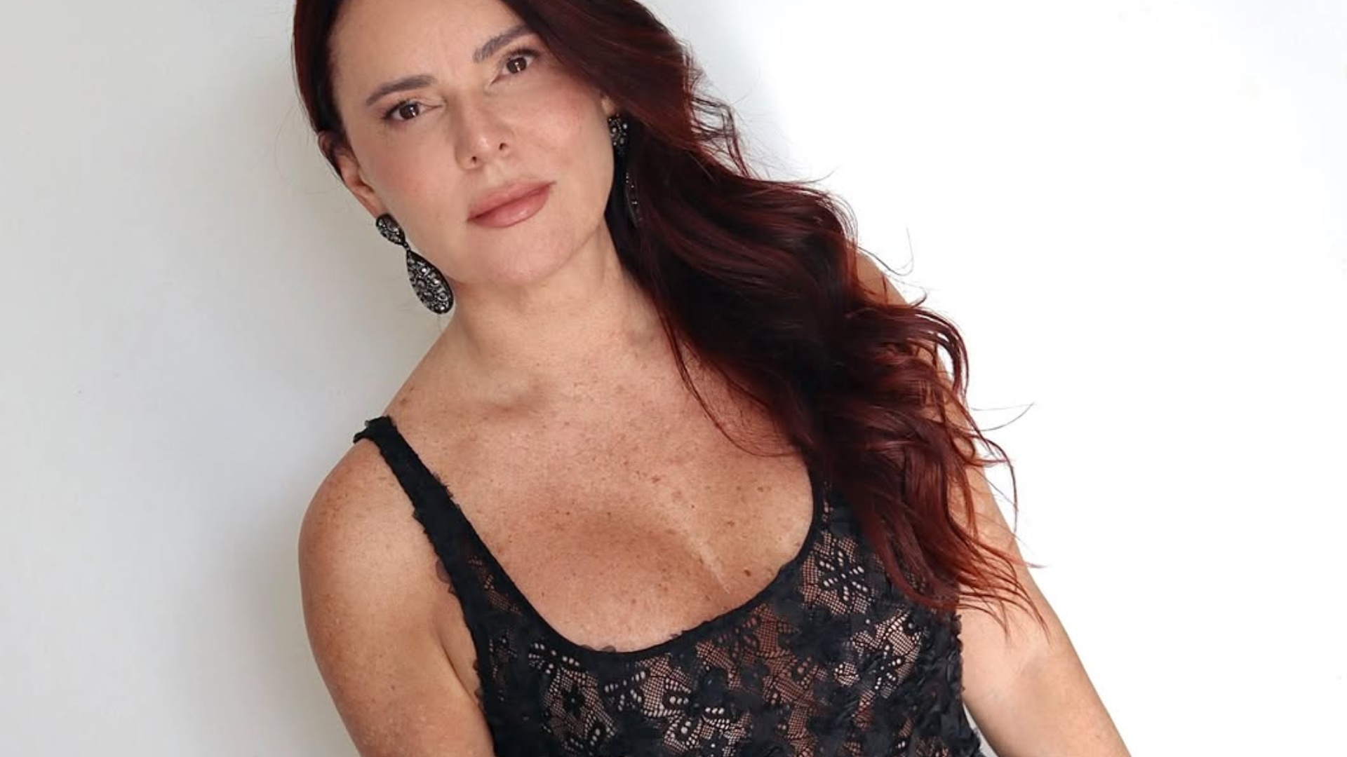 Lingerie apparente à plus de cinquante ans