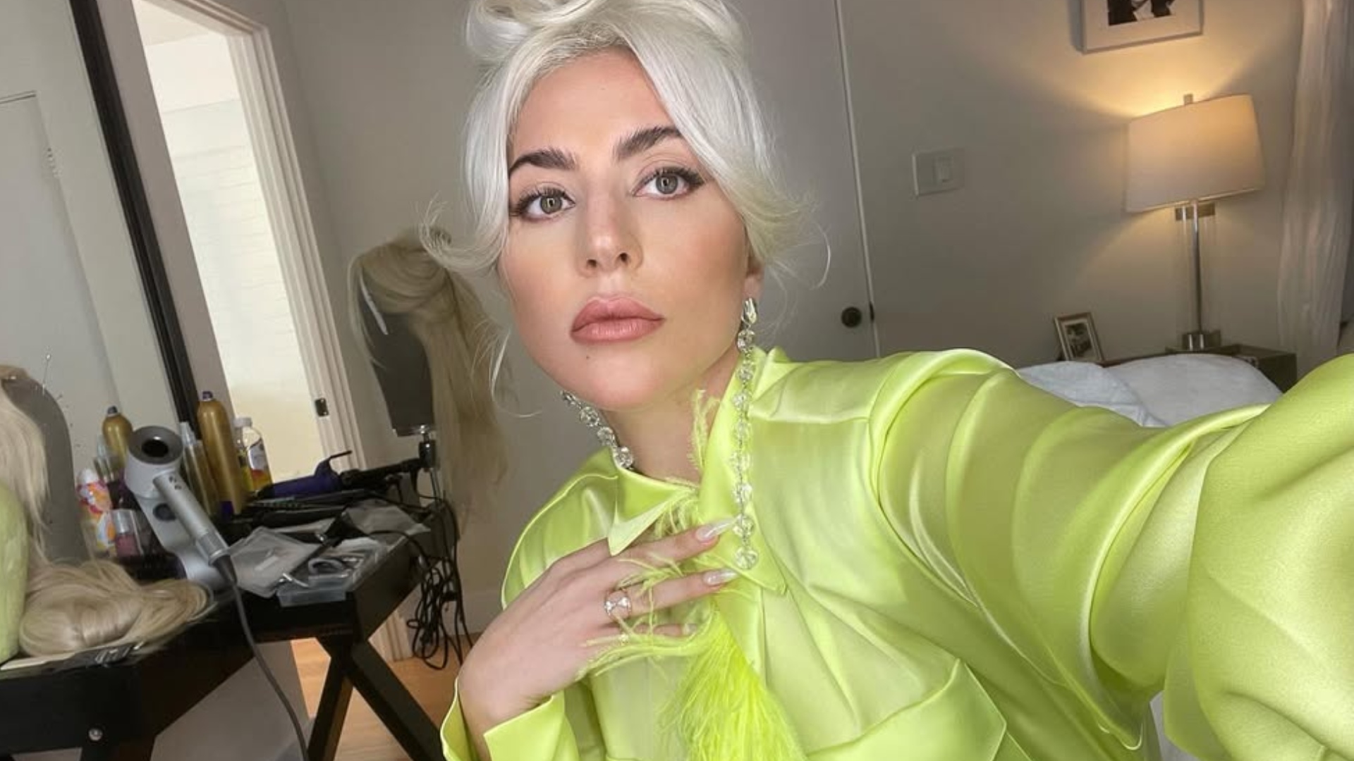 robe pare balle lady gaga