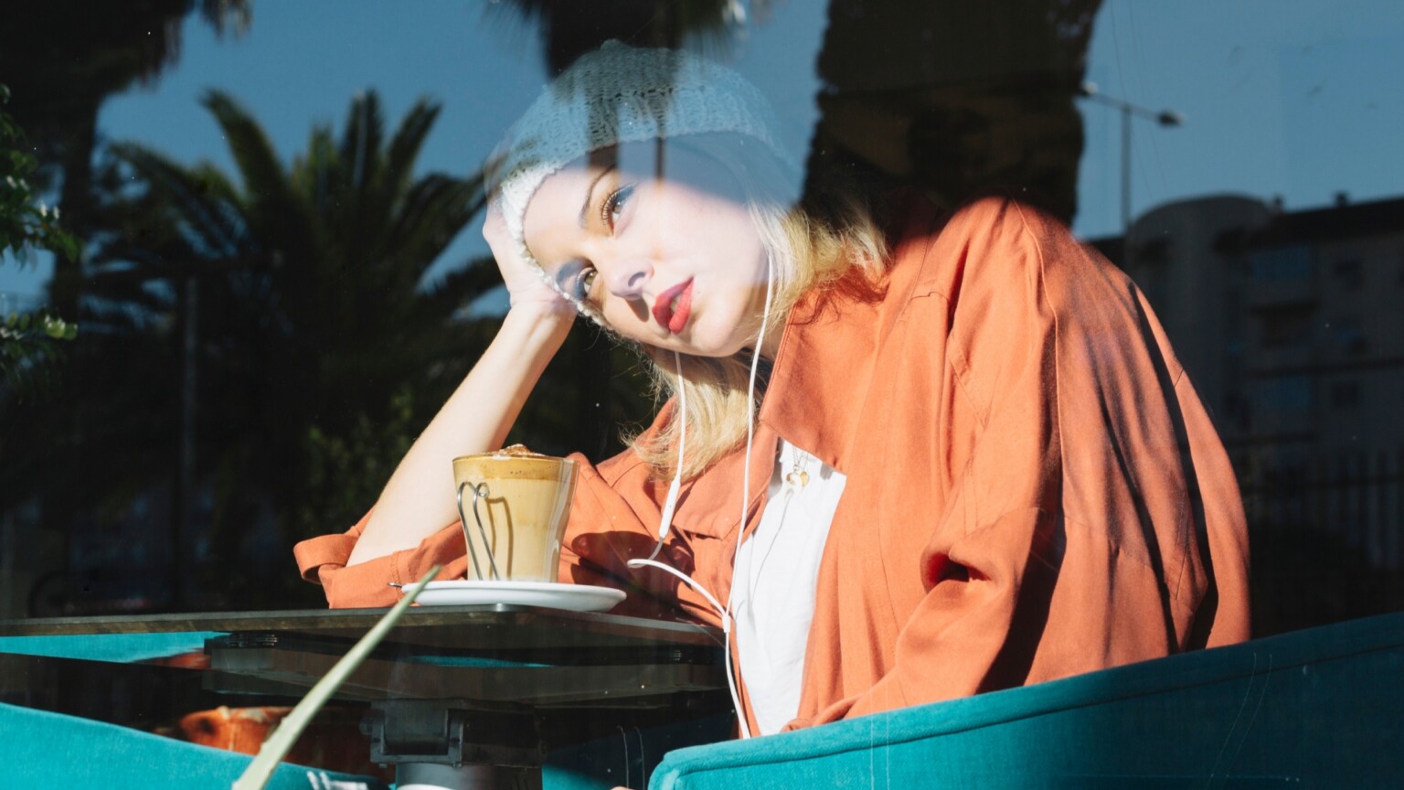 Feeling drained on your social energy? Therapists explain how to ...