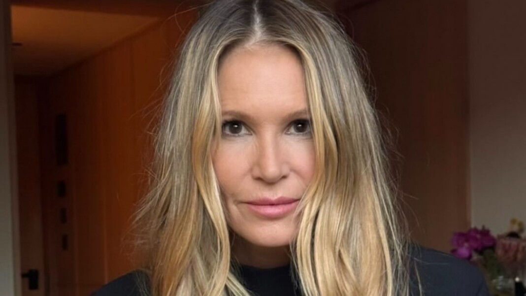Sable Face À 62 ans, cette mannequin australienne célèbre son anniversaire sur le ...