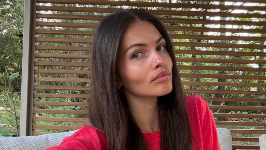 "A mais bonita do festival": esta modelo cativa Cannes com um look minimalista.
